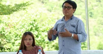 “တပ္မေတာ္နဲ႔ ေအေအ ႏွစ္ဖြဲ႔စလံုးက လူ႔အခြင့္အေရးခ်ဴိးေဖာက္မႈ က်ဴးလြန္ေနတယ္” : Terah Thantluang