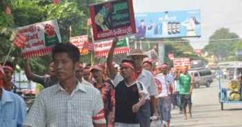 ၂၀၀၈ ဖြဲ႔စည္းပံုအေျခခံဥပေဒျပင္ဆင္ေရး ေထာက္ခံေၾကာင္း ကေလးၿမိဳ႕လူထု (၅၀၀၀) ေက်ာ္က ဆႏၵေဖာ္ထုတ္