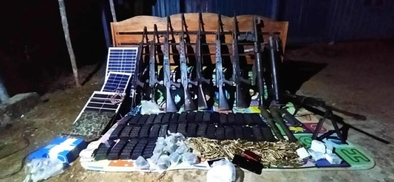 ဖလမ်းတိုက်ပွဲများတွင် စစ်ကော်မရှင်တပ် အထိနာ၊ စစ်အင်အားထပ်မံဖြည့်တင်းကာ ဖလမ်းမြို့မှ ၁၃ မိုင်အကွာမှာ အခိုင်အမာခြေကုတ်ယူ၍စစ်ပြင်ဆင်နေဟု ဆို