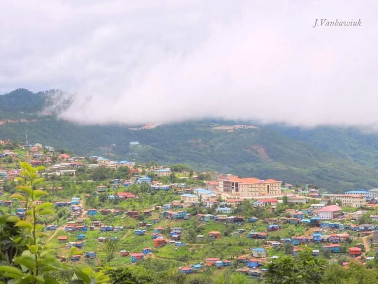 ဟားခါးမြို့တွင် ကုန်ဈေးနှုန်းကြီးမြင့်မှုကြောင့် အထွေထွေကျပ်တည်းမှုဖြစ်လာ