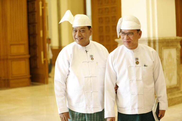 ကြံ့ခိုင်ရေးပါတီ ဥက္ကဌ ခင်ရီ ပြည်သူ့လွတ်တော် ဥက္ကဌဖြစ်လာ၊ ဒုဥက္ကဌအဖြစ် ဦးမောင်မောင်အုန်း ရွေးချယ်ခံရ