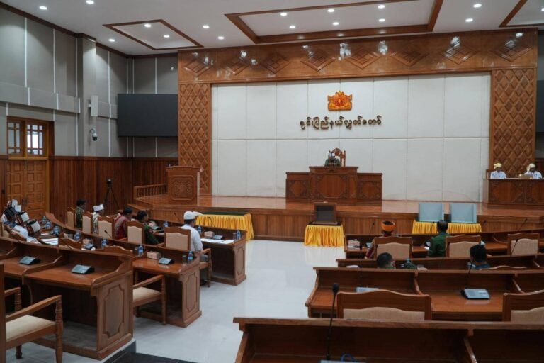 စစ်တပ်ဩဇာခံ ချင်းအစိုးရအဖွဲ့သစ်ကို သစ္စာခံ လူဟောင်းအများစုဖြင့် ပြန်ဖွဲ့စည်း