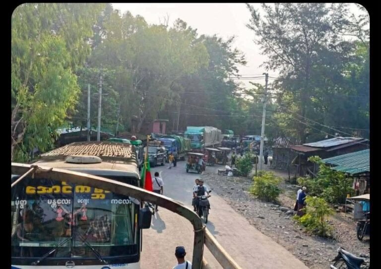 ကလေးမြို့မှာ စစ်ဘေးရှောင်ကြသော ဖလမ်းမြို့ဒေသခံများ နေရပ်ပြန်