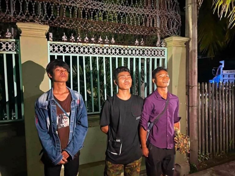 ကလေးမြို့တွင် ခိုးဆိုးလုယက်မှုကျူးလွန်သည် စစ်သား ၃ ဦးကို ရဲကအရေးမယူဘဲ ပြန်လွှတ်