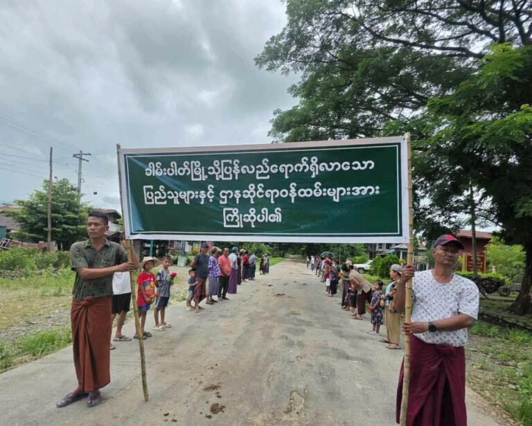 ခမ်းပတ်မြို့မှာ အာဏာသိမ်းစစ်တပ်ကအုပ်ချုပ်ရေးလည်ပတ်ရန်ပြန်လည်စတင်၊ စစ်ဘေးရှောင်အများစုနေရပ်မပြန်ရဲကြသေး
